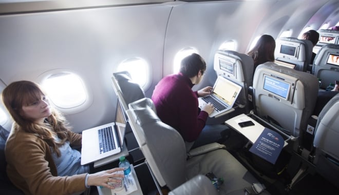 SUA și Marea Britanie înterzic laptopurile în avion pentru anumite destinații - suasimbinterzic-1490621843.jpg