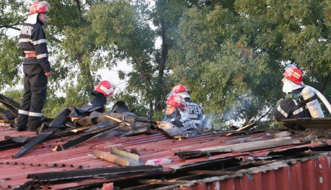 Sub asediul flăcărilor. Incendii pe bandă rulantă, la Constanța - subasediulflacarilor-1467995254.jpg