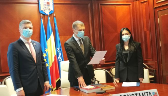 Prefectul şi subprefecţii Constanţei au depus jurământul - subprefectonline-1614864871.jpg
