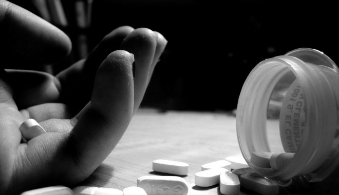 Grecia clasifică tentativele de sinucidere ca accidente de muncă. Angajatorii, obligați să plătească daune - suicide-1362999477.jpg