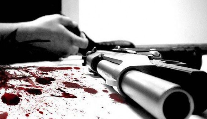 Un finalist Master Chef S-A SINUCIS - suicidegun1-1381582256.jpg