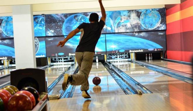 Duminică, la Inside Bowling Center. Super-concurs de bowling în atmosferă de sărbătoare - super-1418235907.jpg