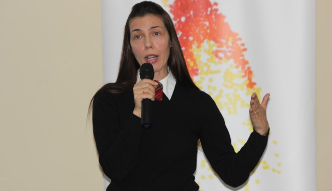 SUPERNANNY Irina Petrea se întoarce la Constanța - supernanny32-1364890701.jpg