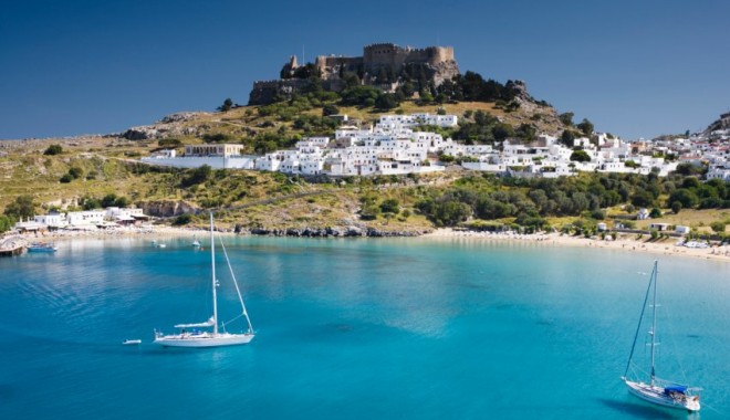 Peste 3.000 de turiști ruși, abandonați în Grecia de agenția lor de voiaj care a dat faliment - superofertevacantarodosgrecia201-1410252784.jpg