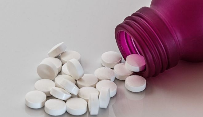 Suplimentul alimentar, consumat frecvent de români, care crește semnificativ riscul de cancer la creier și metastaze - supliment-1668521018.jpg