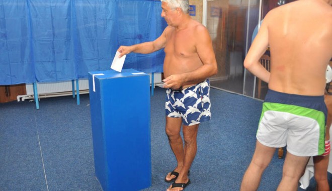 Constanța, printre județele unde s-a furat la urne în ziua referendumului - sus-1345062347.jpg