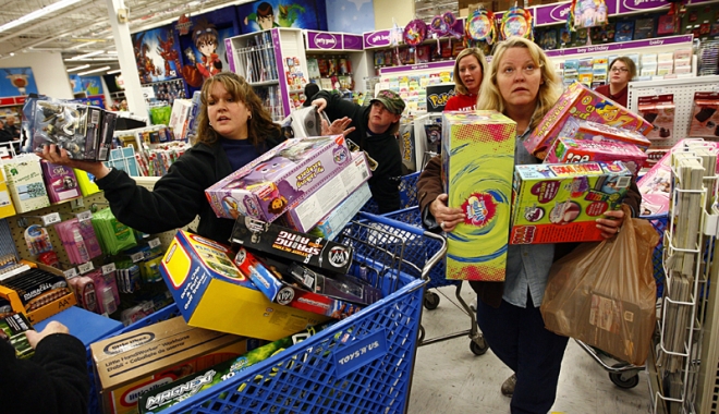 Vine Black Friday. Magazinele  se pregătesc pentru cele mai mari vânzări din ultimii cinci ani - sus-1478279131.jpg