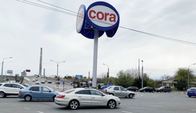 Accident rutier cu două victime, în sensul giratoriu de la Cora! Apelul la 112, realizat prin eCall