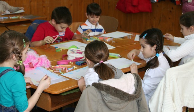 Sute de copii  s-au întors bolnavi din ultima vacanță - sute-1386351712.jpg