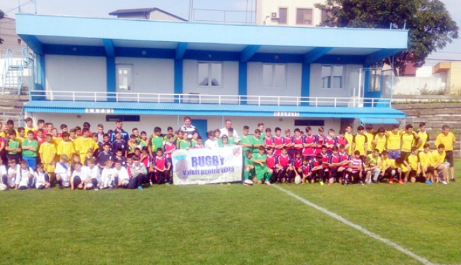 Sute de copii, la etapa a doua  a Cupei Verii la mini-rugby - sute-1466182252.jpg