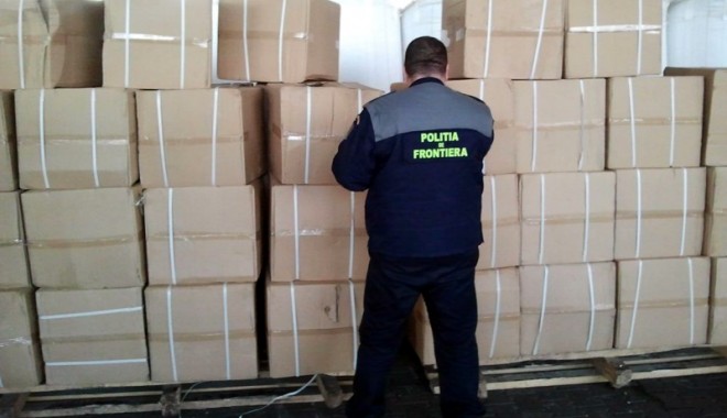Sute de ghiozdane confiscate de polițiștii de frontieră - sutedeghiozdanefrontiera-1404494333.jpg