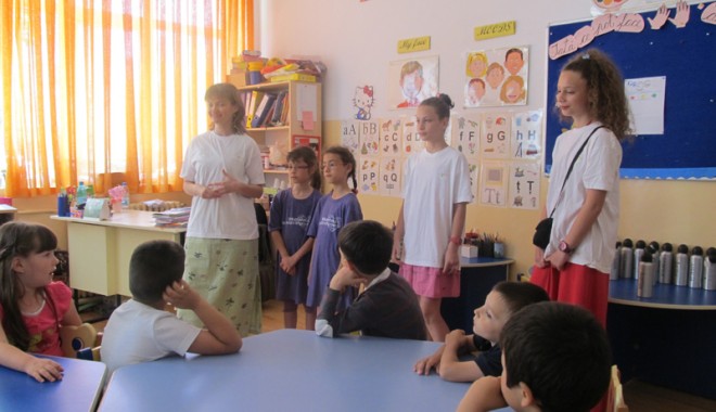 Tinerii cu diabet  din Constanța, premiați  la Gala Medica 2013 - sweetland-1371828404.jpg