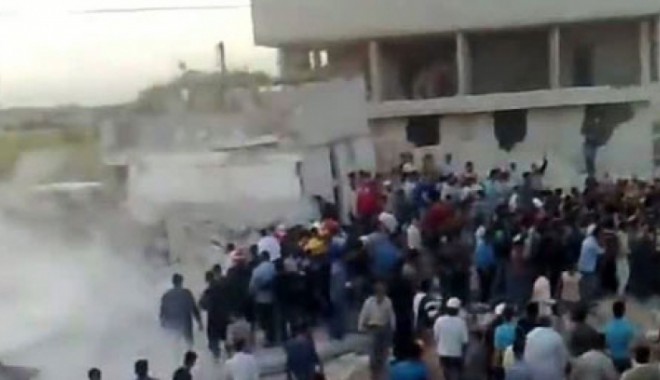 Masacru în Siria. Zeci de persoane au fost omorâte - syrianpeoplesearchingf0085665750-1356281460.jpg