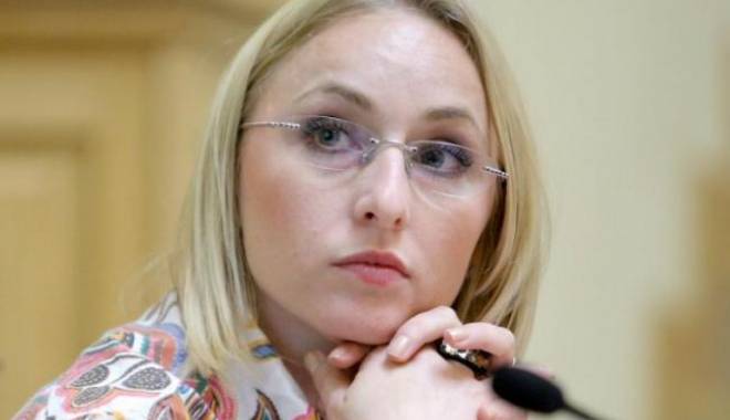 Gabi Szabo s-a bucurat de spectacolul creat de micuțele gimnaste de la CS Farul - szabo-1433588310.jpg