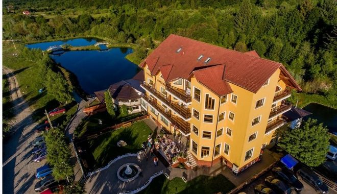 Tabăra premianților organizată pentru elevii comunei 23 August - tabara23august-1657816155.jpg