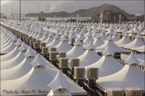 Criza imigranților. Cu milioane de locuri libere, Arabia refuză să preia refugiați - tabaraarabiasaudita2479x319-1442132787.jpg