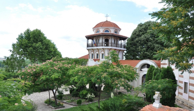 Tabără de pictură la mănăstirea Dervent - tabaradepictura-1474303601.jpg