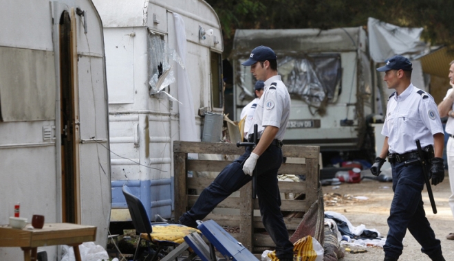 O tabără ilegală cu peste 1.000 de migranți, evacuată din nou, la Paris - tabaraimigranti-1462188822.jpg