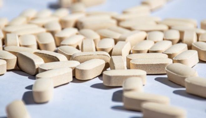O mie de capsule ARBIVIR, medicament neautorizat în România, găsite la vamă. Ce spun oamenii legii - tabletsg0876391811280640x400-1673956373.jpg