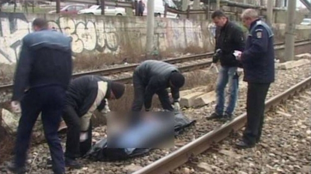 CUTREMURĂTOR! Un copil de 12 ani, mort după ce s-a urcat pe un tren și s-a electrocutat - taiatdetren696x46883029000-1511619300.jpg