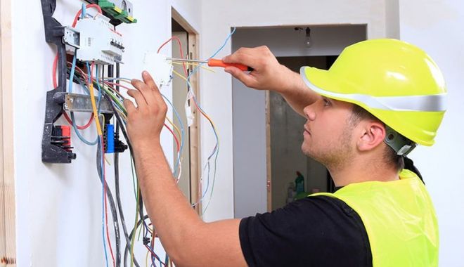 Anumiţi consumatori care nu au plătit facturile la gaz şi curent electric vor fi iertaţi - taierecurent2-1630949652.jpg