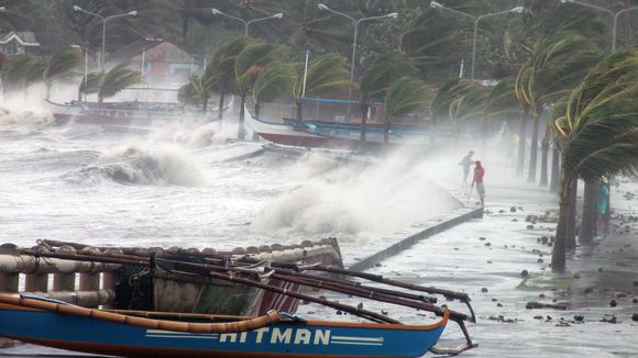 Japonia / Taifunul Neoguri a ajuns pe insula Kyushu - taifun-1404975567.jpg
