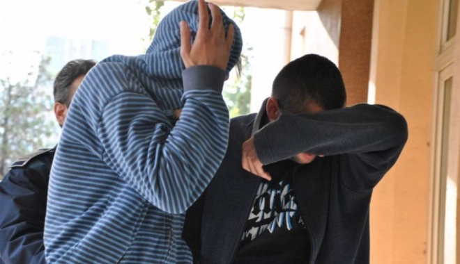 DOI COPII DIN CONSTANȚA AU BĂGAT SPAIMA ÎN FEMEI! Patru victime lasăte fără bunuri - talhari1499757129-1505462890.jpg