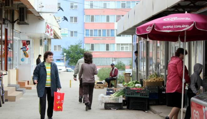 Tâlharul care ataca femei în piața din Km 4 - 5, băgat după gratii - talharulcareataca-1430756143.jpg