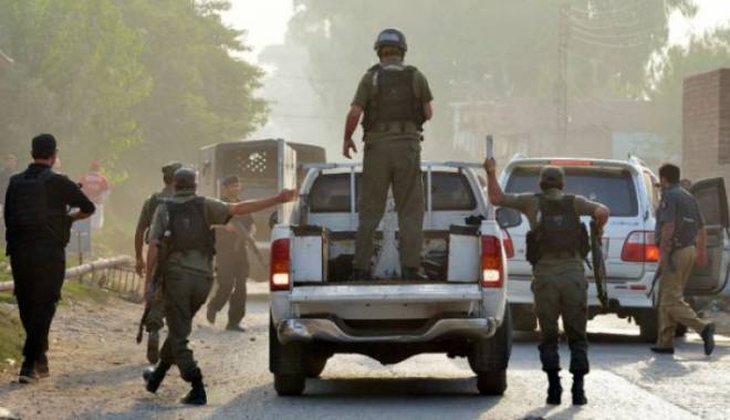 Atac armat la o bază militară din Pakistan. Atac al talibanilor! - taliban-1442676325.jpg