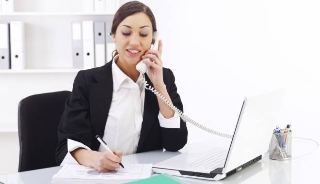 Ministerul Sănătății a înființat o linie telefonică unică pentru victimele de la Colectiv - talkingonphoneistock-1451306244.jpg
