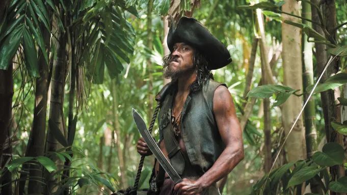 Un îndrăgit actor din „Piraţii din Caraibe”, a murit atacat de rechin, în Hawaii