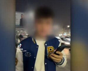 Un tânăr a sunat la 112 pentru a ura „Un an nou fericit”. Reacția operatorului a devenit virală