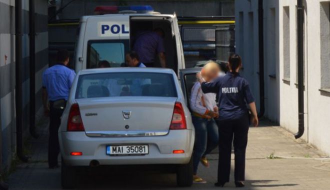 CAZUL CARE A ORIPILAT MII DE PĂRINȚI! Copii atacați cu spray lacrimogen, chiar de profesoara lor - tanararetinutafemeievama-1568279313.jpg