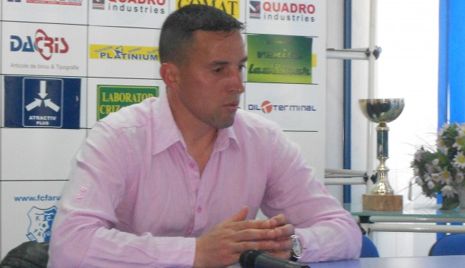 Fotbal / Viorel Tănase, supărat-foc pe fotbaliștii Farului - tanase-1333626475.jpg