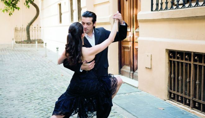 Vă place tangoul? Veniți pe faleza Cazinoului! - tango2-1535122874.jpg