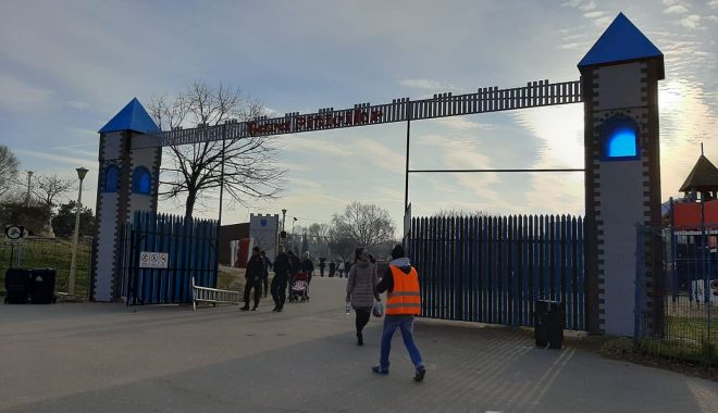 Țara Piticilor, transformată într-un castel din povești - tarapiticilor-1580162212.jpg