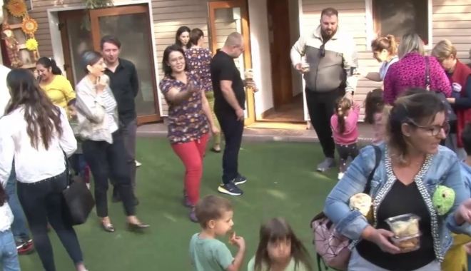 VIDEO. Tradiţie păstrată, ani la rând! Târg caritabil, la Constanţa, pentru copiii bolnavi