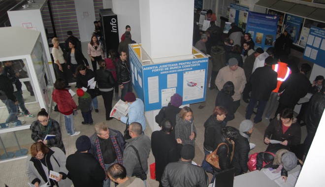 AJOFM. Numărul șomerilor constănțeni a scăzut - targdejoburilaajofm44-1381919028.jpg