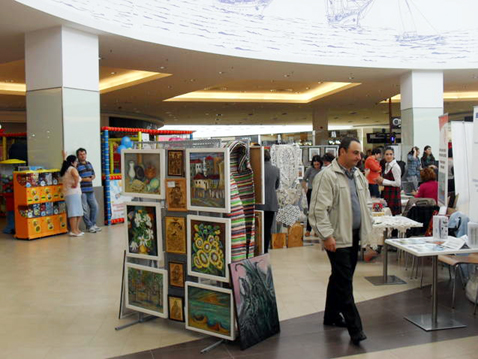 Peste 100  de creații artistice  ale persoanelor  cu dizabilități, la Târgul Expo Special - targexpospecial-1351615144.jpg