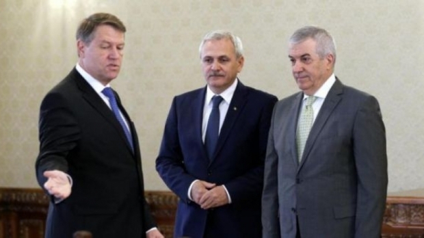 Liviu Dragnea îl amenință pe Klaus Iohannis: "În cazul în care refuză nominalizările, vom acționa constituțional" - tariceanuiohannisdragneaziuaeuro-1542866591.jpg
