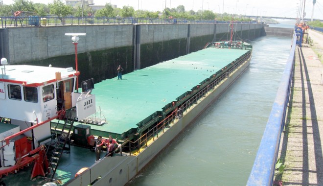 Tarife reduse pentru transportatorii de pe canalele navigabile - tarifereduse-1412011600.jpg