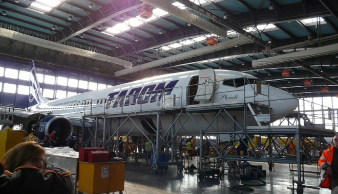 Ziua porților deschise la Tarom - tarom-1347643047.jpg