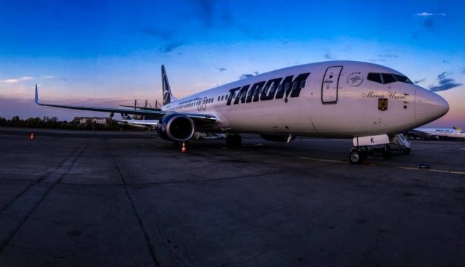 Români blocați pe aeroport, în Amsterdam. Cursa TAROM a fost anulată - tarom-1514621281.jpg