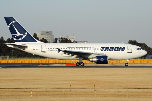 Un avion al Tarom care trebuia să decoleze spre Roma s-a defectat - tarom-1537370360.jpg