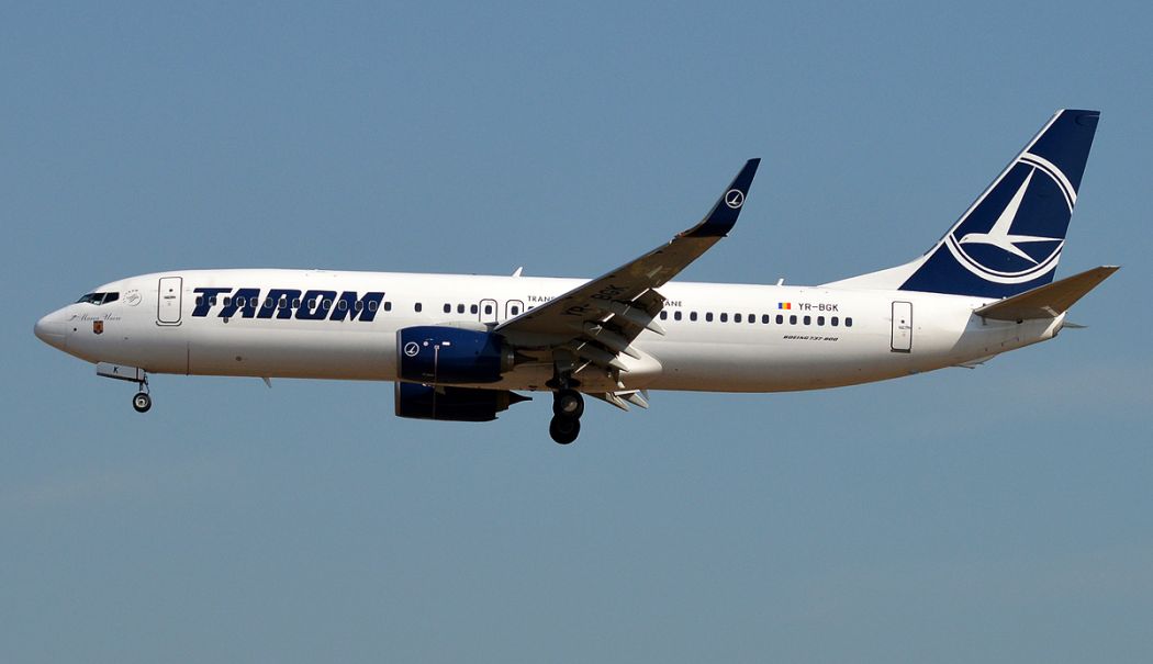 AVION TAROM ÎNTORS DIN DRUM, după ce a lovit un stol de păsări - tarom-1716627790.jpg