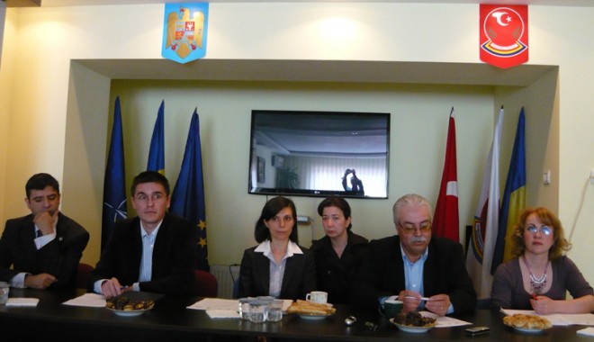 Astăzi se dă startul Festivalului Tineretului, Sportului și Culturii Turce și Tătare - tatari-1305719296.jpg