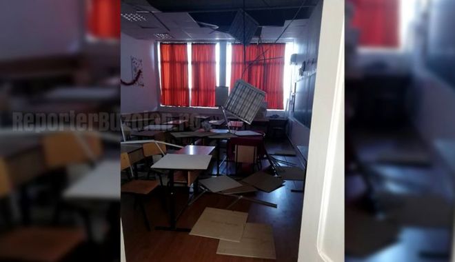 NICI LA ȘCOALĂ NU MAI EXISTĂ SIGURANȚĂ! Tavanul s-a prăbușit peste elevii care dădeau teză - tavan1-1544701071.jpg