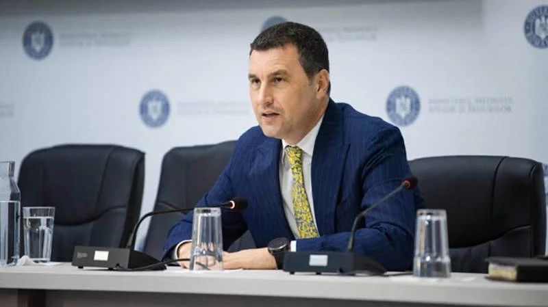 Taxa pe stâlp tot mai aproape. “Fiecare sector va fi invitat la discuții”