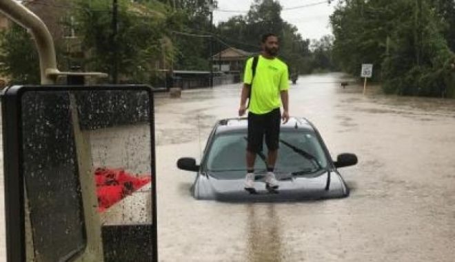 Furtuna Imelda a lovit Texasul: Doi morți și sute de persoane descarcerate din mașini - taxasinundatii27060500-1568978983.jpg