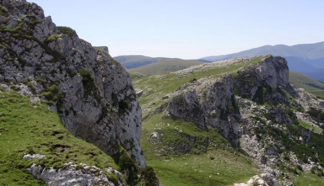 Mergi la munte? Trebuie să plătești taxa de acces! - taxatraseeturisticebucegi-1413462816.jpg